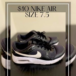 Used Air Nike Shoes Size 7.5